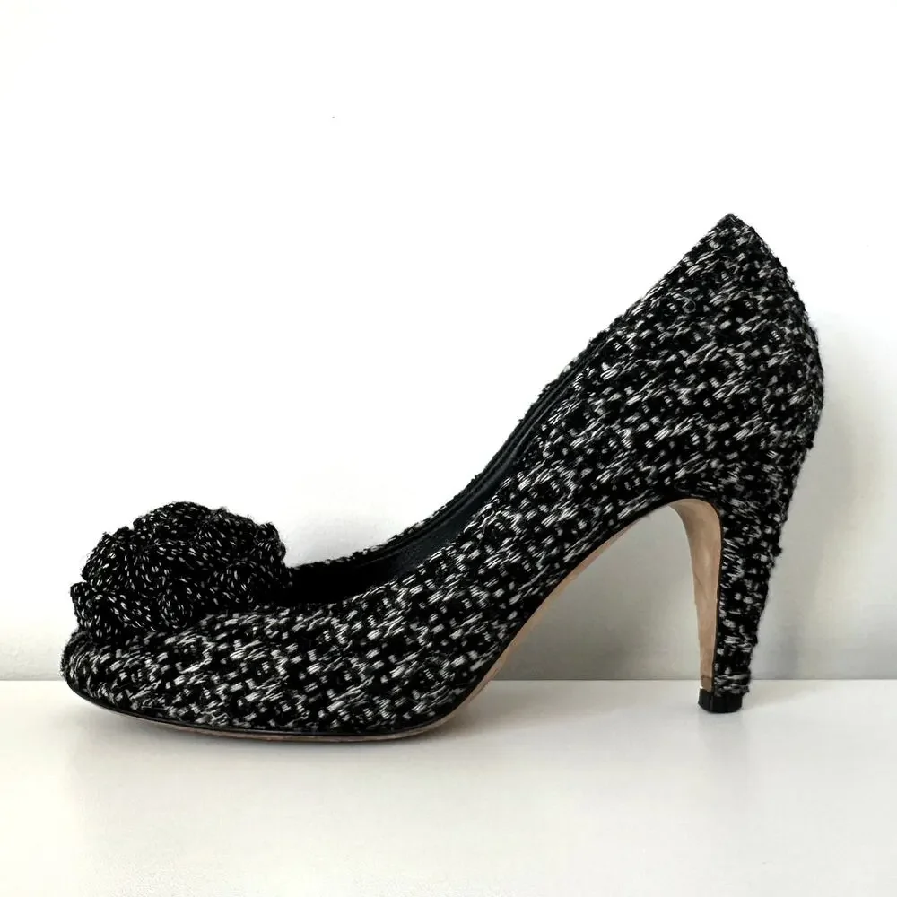CHANEL Classic Tweed CC Camellia Flower Heel Pumps Black White IT 38.5